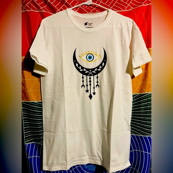 Medium white tshirt 🧿 - Picture 2 of 2
